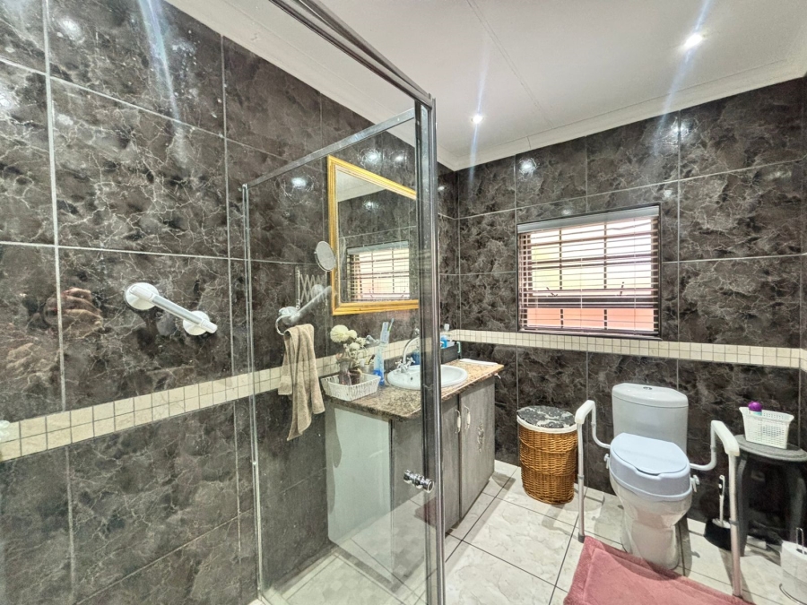 3 Bedroom Property for Sale in Wilkoppies North West